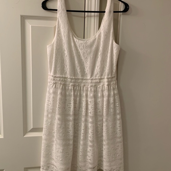 White dress - Picture 2 of 3